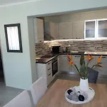 Strelitzia Apartmán *