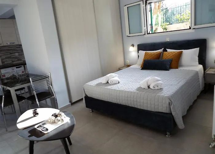 Strelitzia Apartment Karavados